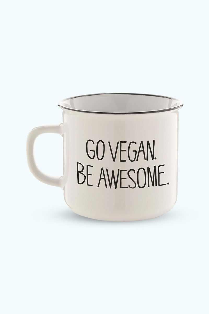 Vit mugg med texten "Go vegan be awesome"